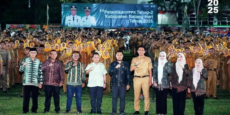 Bupati Batang Hari Lantik 1.745 PPPK Tahap ke Dua