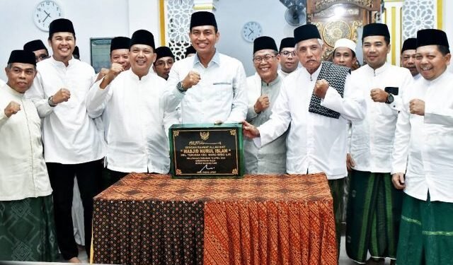Bupati Mhd Fadhil Arief Resmikan Masjid Nurul Islam di Kelurahan Terusan