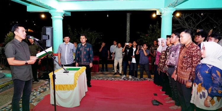Bupati Fadhil Arief Hadiri Pelantikan dan Malam Keakraban Himbari