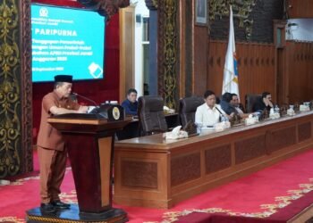 Gubernur Al Haris Berikan Jawaban Pandangan Umum Fraksi Terkait APBD Perubahan 2025