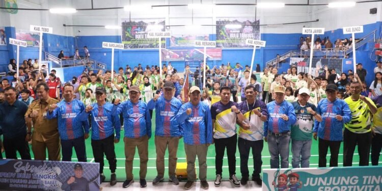 Bupati Tanjab Barat Resmi Buka Kejurprov PBSI Jambi