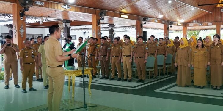 Bupati Fadhil Arief Lanti 148 Tenaga Guru dan 2 Tenaga Teknis