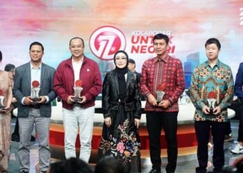 Bupati Fadhil Arief Satu Satunya Kepala Daerah di  Indonesia Menerima Penghargaan dari TV One