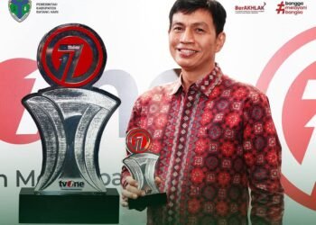 Bupati Fadhil Arief Satu Satunya Kepala Daerah di  Indonesia Menerima Penghargaan dari TV One