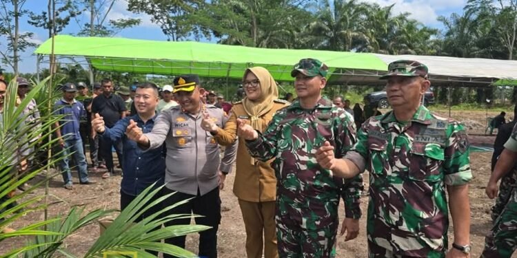 Bupati Tanjabtim Hadiri Wisuda Tahfidz Quran dan Dampingi Pangkogabwilhan I