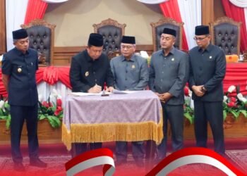 Bupati Bambang Bayu Suseno Mengikuti Rapat Paripurna