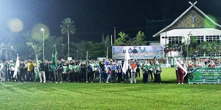 Bupati Fadhil Arief Buka Pertandingan Sepak Bola Piala Bupati U-35