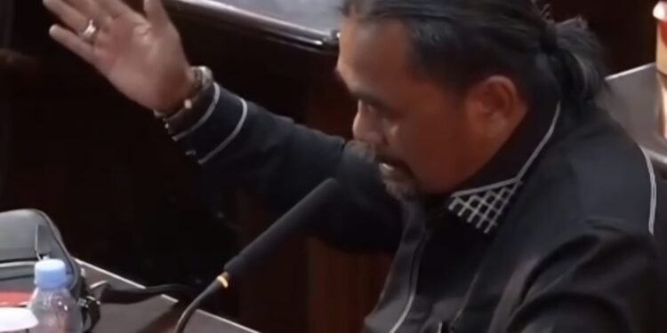 Rapat Paripurna DPRD Provinsi Jambi Gubernur Al Haris Tuai Pujian