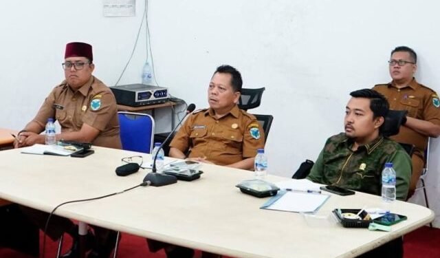 Penjabat Sekda dan Ketua DPRD Batang Hari Mengikuti Zoom Meeting Bersama Mendagri