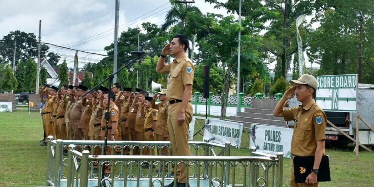 Bupati Fadhil Arief Pimpin Upacara Apel Rutin