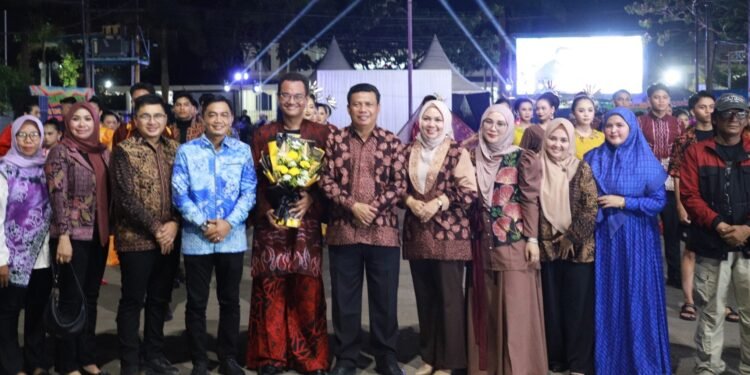 Wakil Bupati Tanjab Barat Hadiri Tungkal Fashion Street Dua