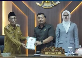 Rapat Paripurna DPRD Batang Hari Penyampaian Nota Pengantar Dua Ranperda Inisiatif