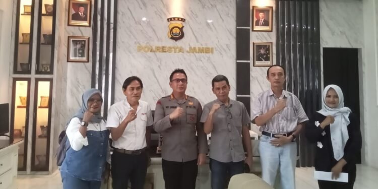 Forum Jurnalis Pendidikan dan Markas Seniman Jambi Audensi dengan Kapolresta