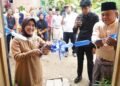 Hj. Hesti Haris Serahkan Kursi Roda dan Dampingi Warga Terapi Pengobatan