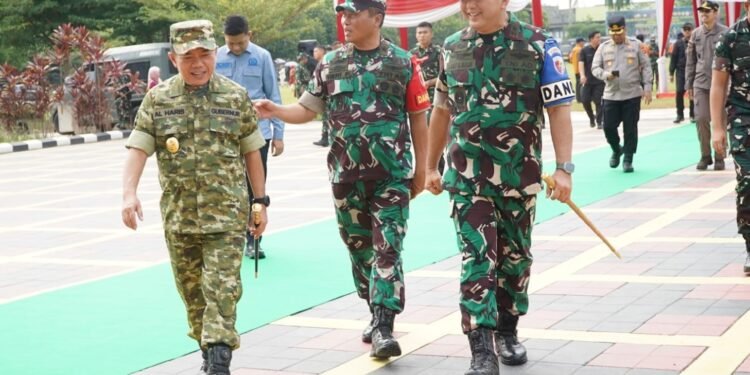 Gubernur Al Haris Dampingi Pangdam XX/TIB Pimpin Apel Kesiapsiagaan Penanggulangan Karhutla