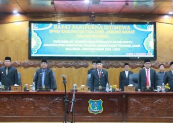 Bupati Anwar Sadat Hadiri Rapat Paripurna Istimewa DPRD Tanjab Barat   