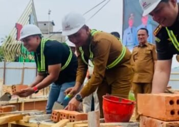Bupati Hurmin Letakkan Batu Pertama Pembangunan Tugu Biduk