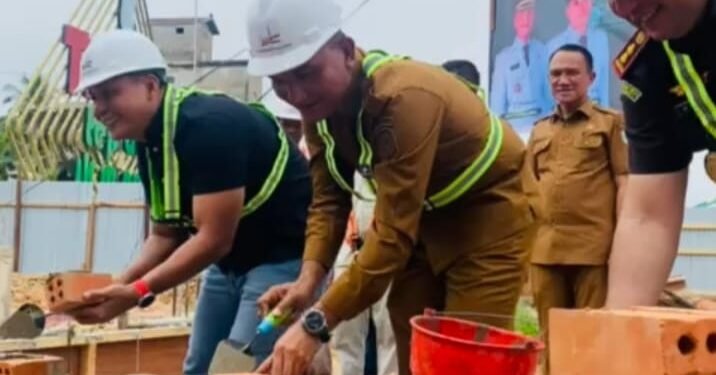 Bupati Hurmin Letakkan Batu Pertama Pembangunan Tugu Biduk