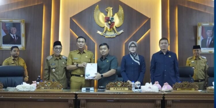 Rapat Paripurna DPRD Batang Hari Penyampaian Nota Pengantar RAPBD Tahun 2026