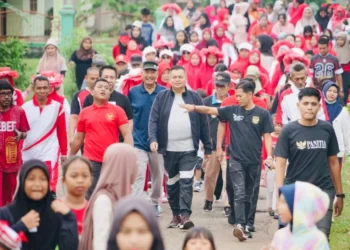 Ketua DPRD Kota Jambi Ikuti Jalan Santai Bersama Masyarakat