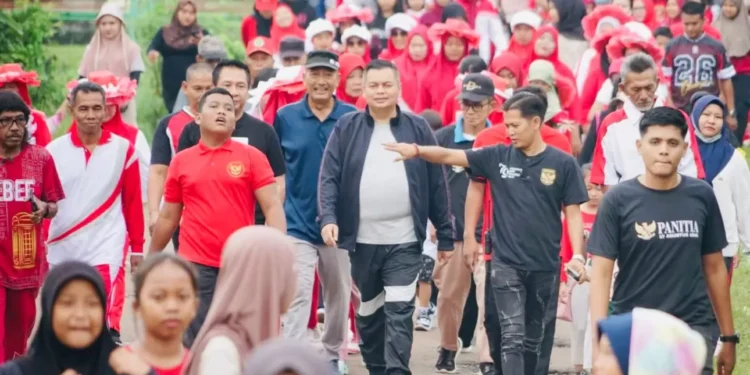 Ketua DPRD Kota Jambi Ikuti Jalan Santai Bersama Masyarakat