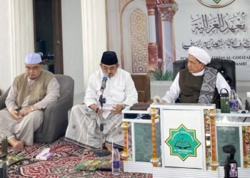 Bupati Anwar Sadat Hadiri Haul ke 5 Abah Guru Abdullah