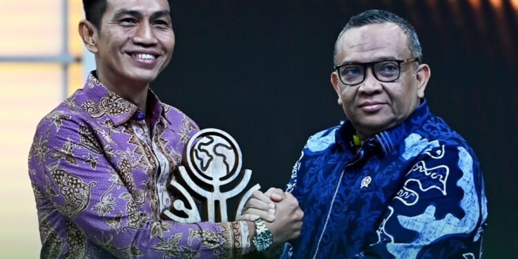 Pemerintah Kabupaten Batang Hari Menerima Penghargaan dari Kompas TV