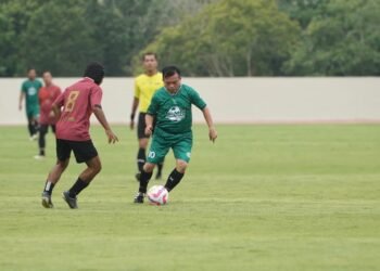 Gubernur Al Haris  Buka Gubernur Cup di Stadion Swarnabhumi 