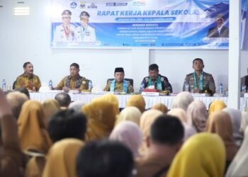 Gubernur Al Haris Kumpulkan Semua Kepala Sekolah Setingkat SLTA