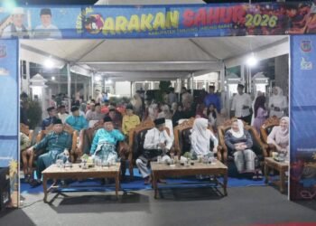 Bupati Anwar Sadat Dampingi Wakil Gubernur Jambi Lepas Peserta Festival Arakan Sahur