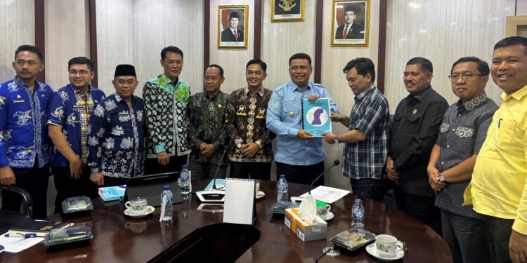 Percepat Realisasi PI 10 Persen Pansus Gelar Pertemuan dengan Bupati Tanjabbar  ‎