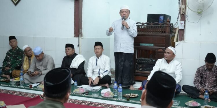 Gubernur Al Haris Berkomitmen Memaju Pembangunan Dusun Sekeladi