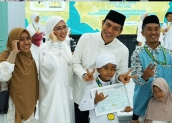 Bupati Fadhil Arief Hadiri Wisuda Tahfizh SIT Aulia
