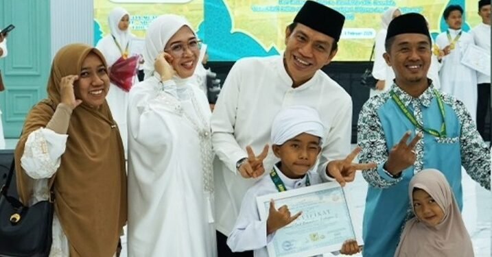 Bupati Fadhil Arief Hadiri Wisuda Tahfizh SIT Aulia