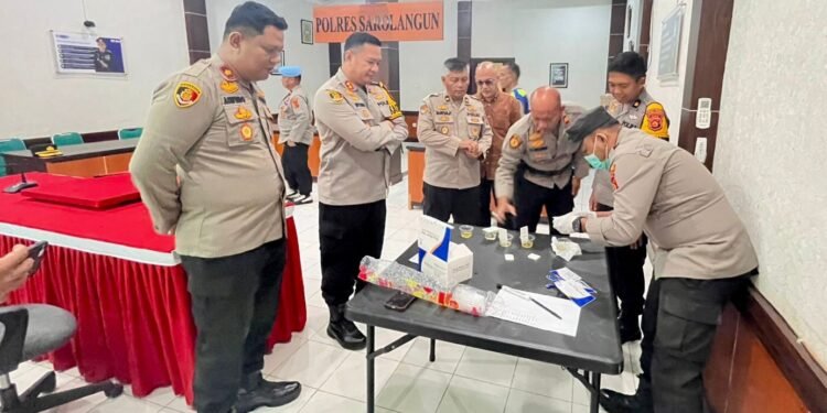 Tes Urine Mendadak, para PJU Polres Sarolangun dan Kapolsek Hasilnya Negatif
