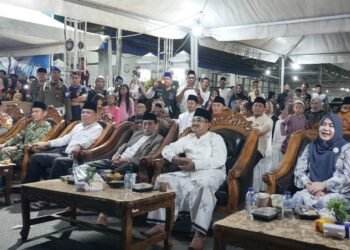 Ribuan Warga Padati Malam Puncak Festival Arakan Sahur di Tanjab Barat