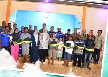 Bupati Tanjung Jabung Timur Salurkan Bantuan untuk Korban Banjir