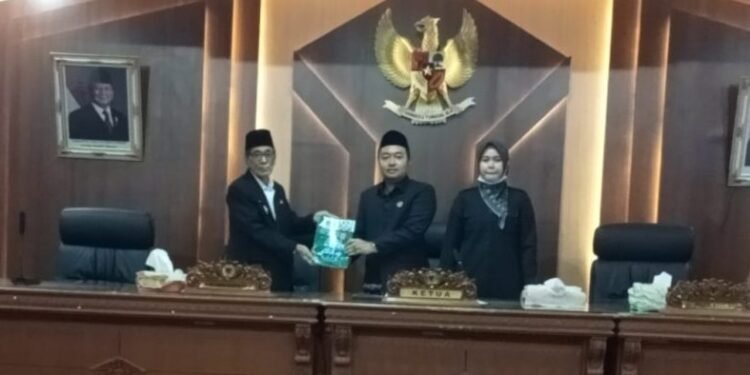 DPRD Batang Hari Menggelar Rapat Paripurna Penyampaian Nota Pengantar LKPJ Bupati