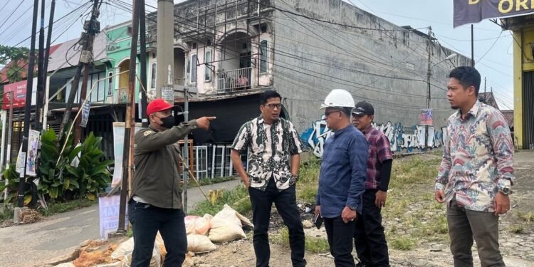 Dinas PUPR Provinsi Jambi Pemeliharaan Infrastruktur Jalan dan Drainase Jelang Lebaran