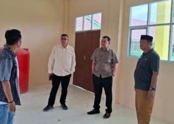 Ketua DPRD Kota Jambi Tinjau SMP 3 dan SMP 13 di Sekoja