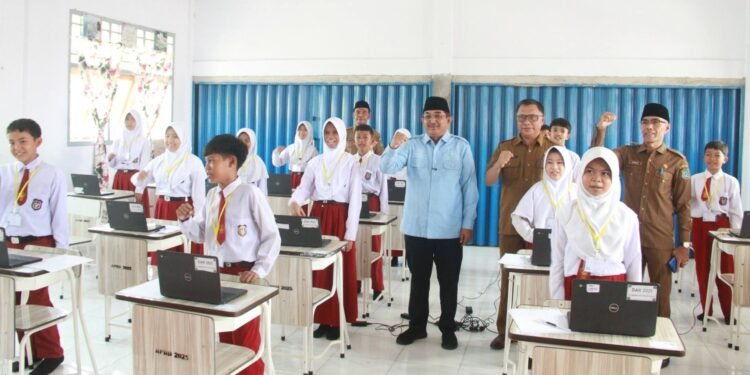 Bupati Anwar Sadat Pastikan Pelaksanaan Tes Akademik SD Berjalan Lancar