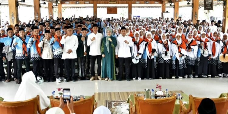 Bupati Fadhil Arief Lepas Keberangkatan Jamaah Haji