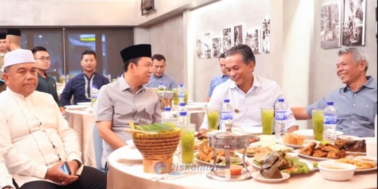 Bupati Bambang Bayu Suseno Berbuka Puasa Bersama IKAPTK
