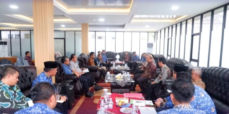 Bupati Muaro Jambi Mengikuti Exit Meeting bersama BPK Perwakilan Jambi