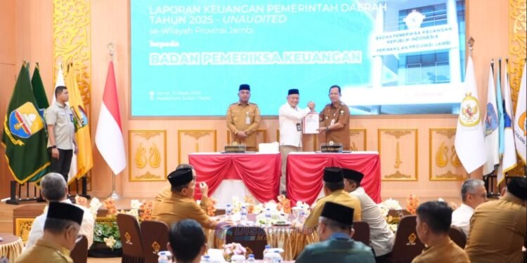 Bupati Muaro Jambi Serahkan LKPD ke BPK RI Perwakilan Jambi
