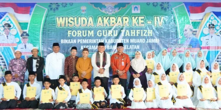Sekda Muaro Jambi Hadiri Wisuda Akbar ke IV Forum Guru Tahfidz