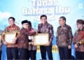 Bupati Mhd Fadhil Arief Menerima Penghargaan dari Kementerian Pendidikan Nasional