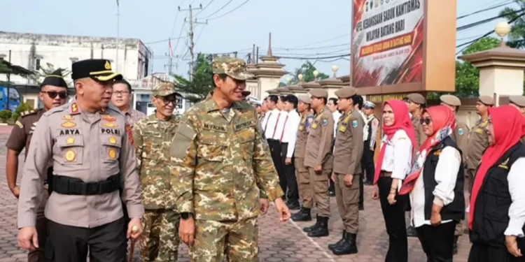 Bupati Fadhil Arief Mengikuti Upacara Kebangsaan Sabuk Kamtibmas