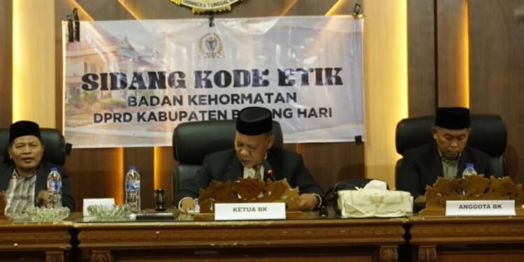 Badan Kehormatan DPRD Batang Hari Mengadakan Sidang Kode Etik