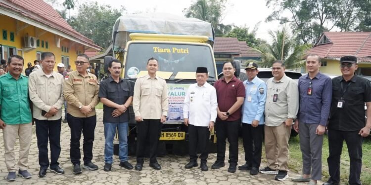 Wabup Sarolangun Terima Bantuan 11 Ton Beras dari Gubernur Jambi